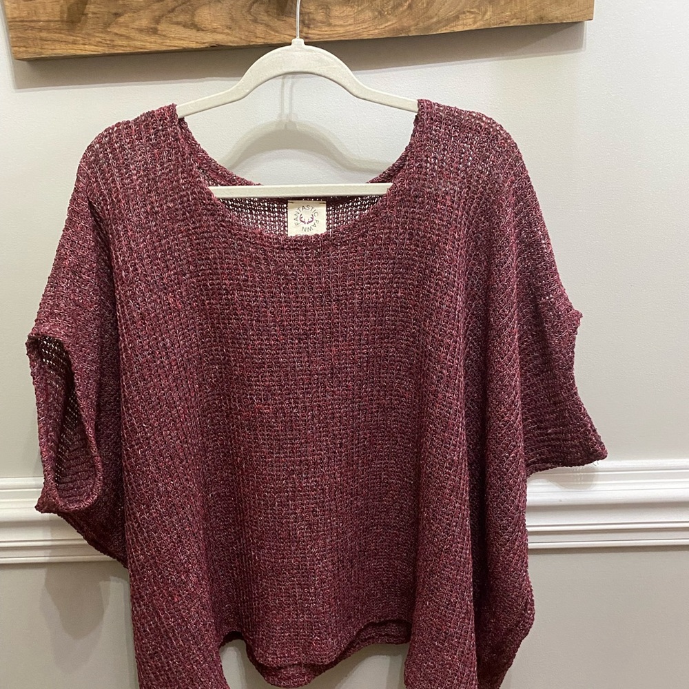Fantastic Fawn Short Sleeve Sweater Size Medium EUC